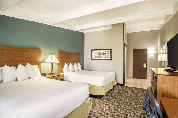 Images Best Western Hospitality Hotel & Suites