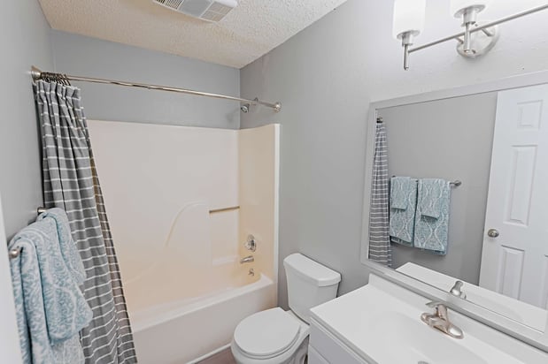 Images Lindsey Manor Apartments