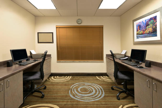 Images Holiday Inn Express & Suites Richfield, an IHG Hotel