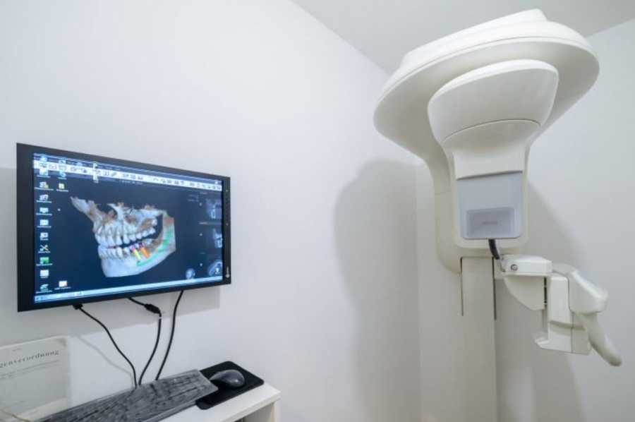 Dr. med. dent. Maik M. Humsi, Neuer Wall 39 in Hamburg