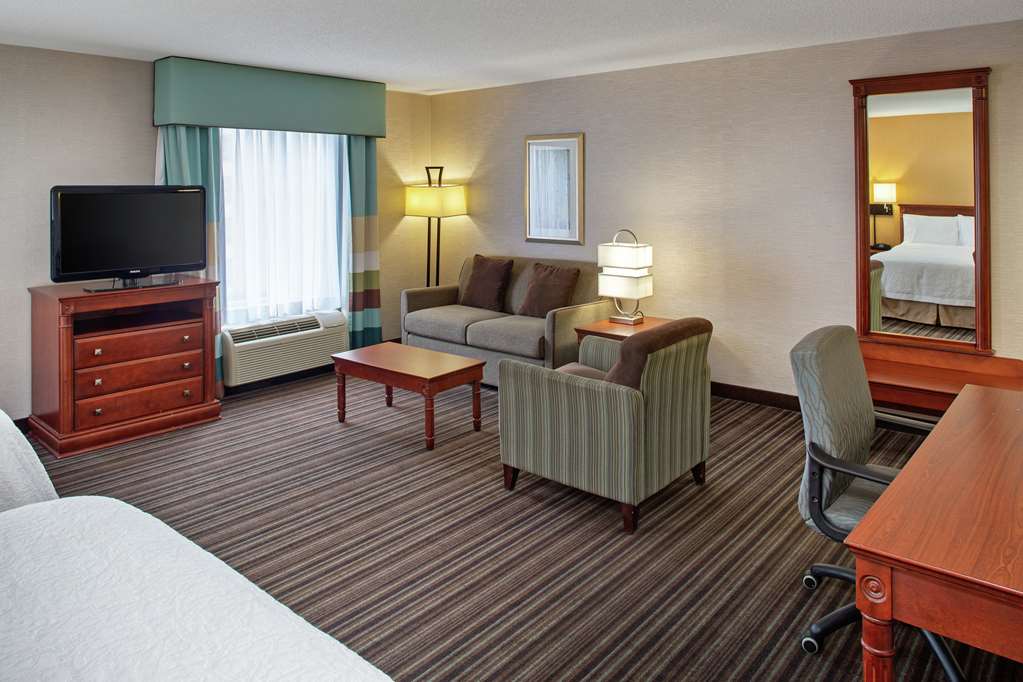 Images Hampton Inn & Suites by Hilton Toronto Airport