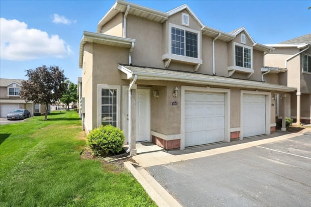 Images Oakstone Apartments