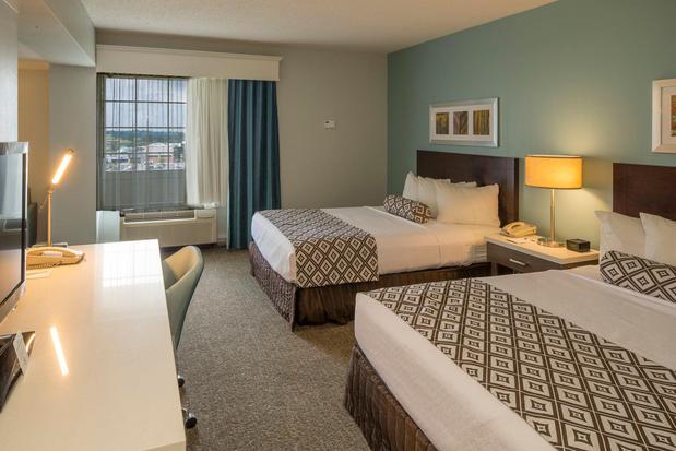 Images Crowne Plaza Suites Pittsburgh South, an IHG Hotel