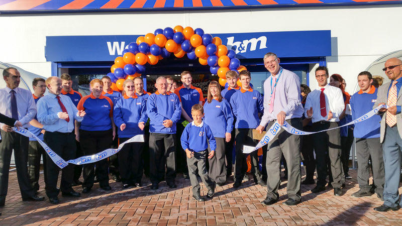 Bognor Regis store being opened by 7 year old Toby Booker, who will be receiving £250 worth of B&M Vouchers.
