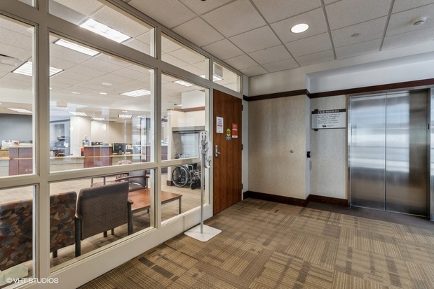 Images The Iowa Clinic Orthopaedic Department - West Des Moines Campus