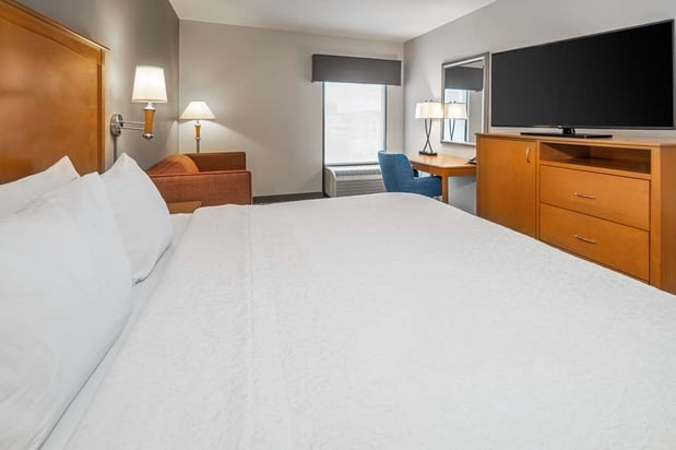 Images Hampton Inn & Suites Nashville-Vanderbilt-Elliston Place