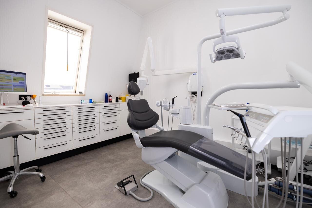 Zahnarztpraxis Scharbeutz - KüstenZahnärzte, Am Bürgerhaus 1 in Scharbeutz