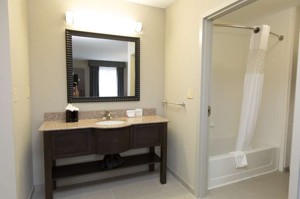 Images Hampton Inn & Suites Oklahoma City Airport