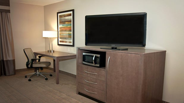 Images Holiday Inn Express & Suites Wichita Northeast by IHG