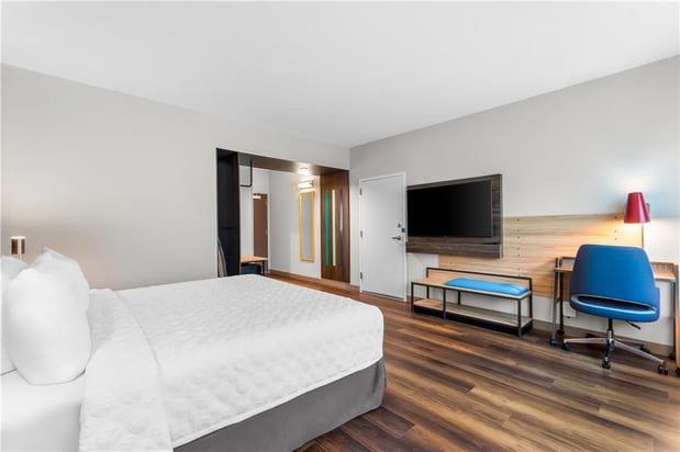 Images Tru by Hilton Pensacola I-10 North Davis Highway