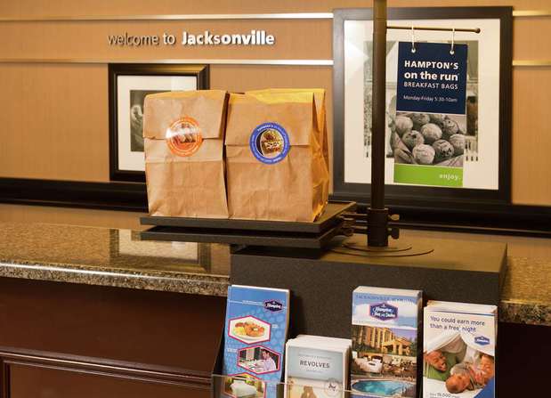 Images Hampton Inn & Suites Jacksonville-Airport