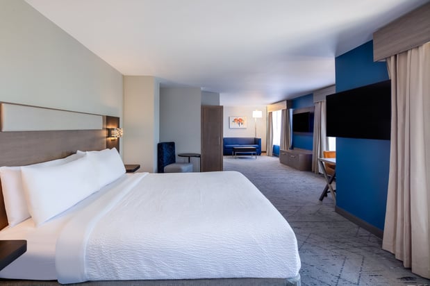 Images Holiday Inn Express & Suites Turlock-Hwy 99 by IHG