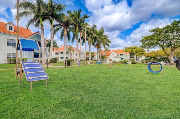 Images Royal St. George at the Villages Apartment Homes