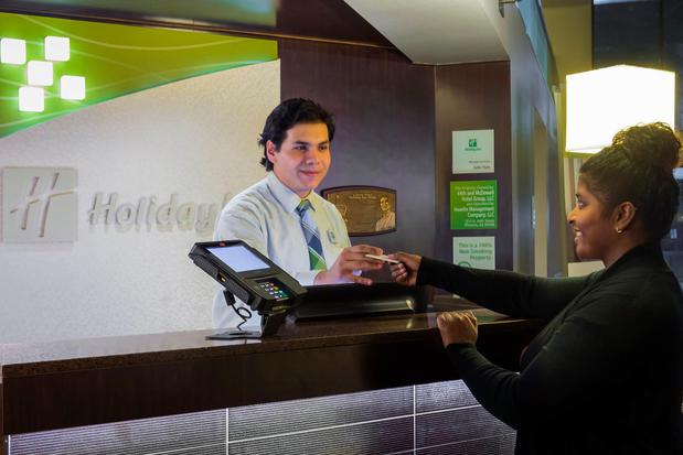 Images Holiday Inn & Suites Phoenix Airport North by IHG