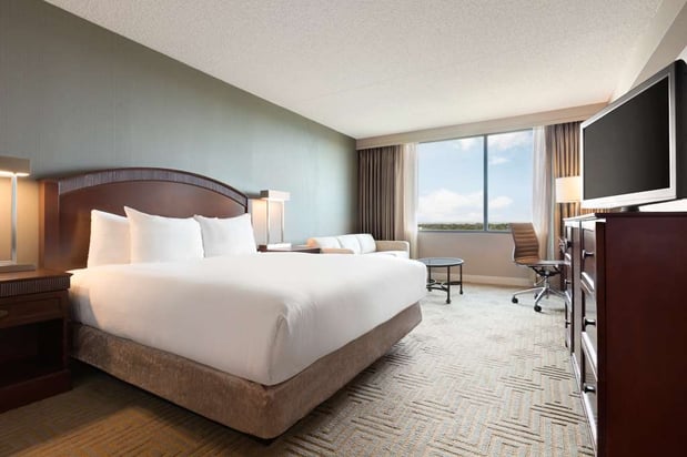 Images Hilton East Brunswick Hotel & Executive Meeting Center