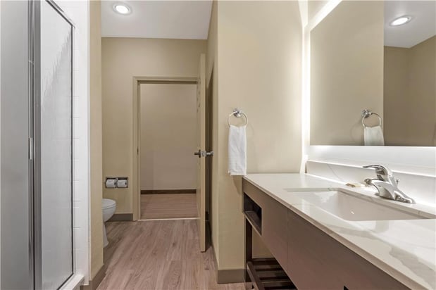Images Best Western Plus Monica Royale Inn & Suites