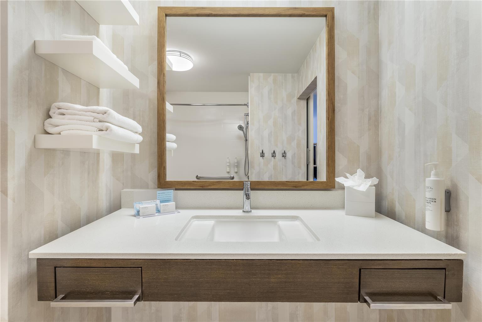 Guest room bath