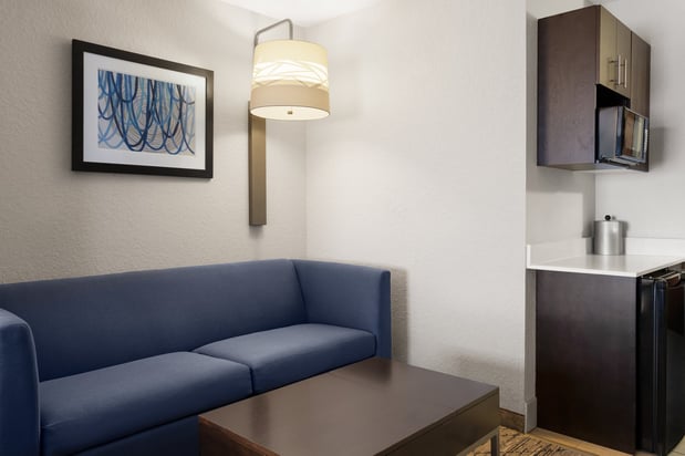 Images Holiday Inn Express & Suites St. Petersburg North (I-275) by IHG