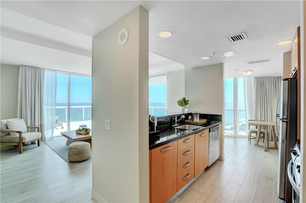 Images Beach House Fort Lauderdale, a Hilton Resort