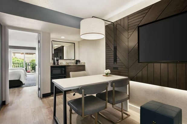 Images Embassy Suites by Hilton Los Angeles Downey