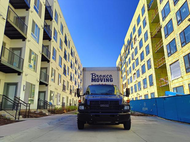 Images Bronco Moving