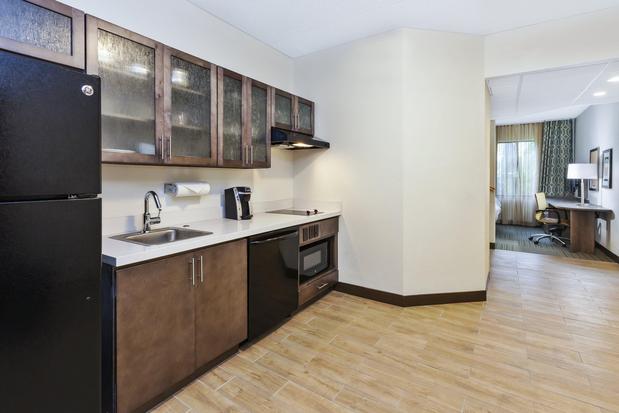 Images Candlewood Suites Grand Rapids Airport by IHG