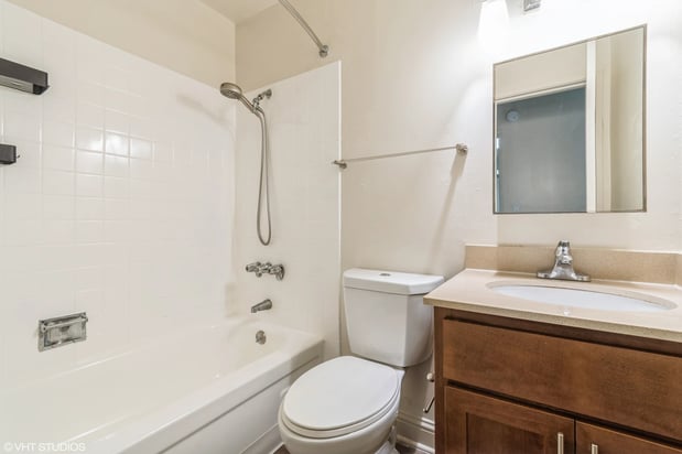 Images Oak Center Apartments