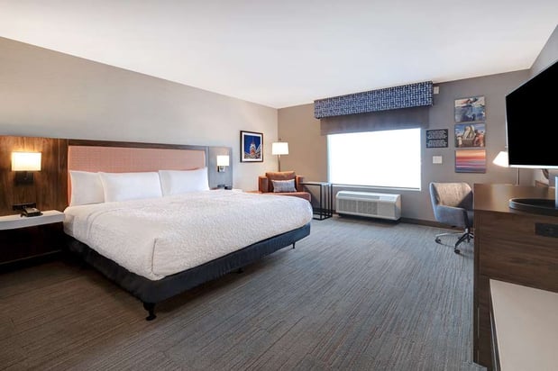 Images Hampton Inn Crown Point