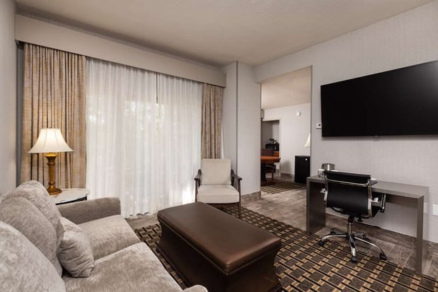 Images Inn at The Colonnade Baltimore - a DoubleTree by Hilton Hotel