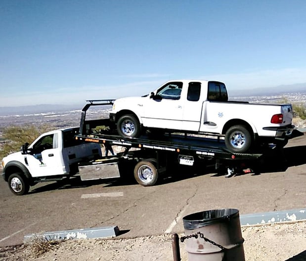 Images Freeway Towing & Storage