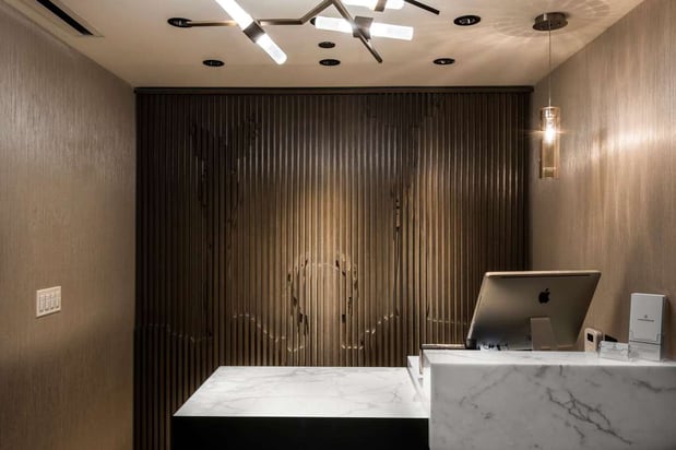 Images LondonHouse Chicago, Curio Collection by Hilton