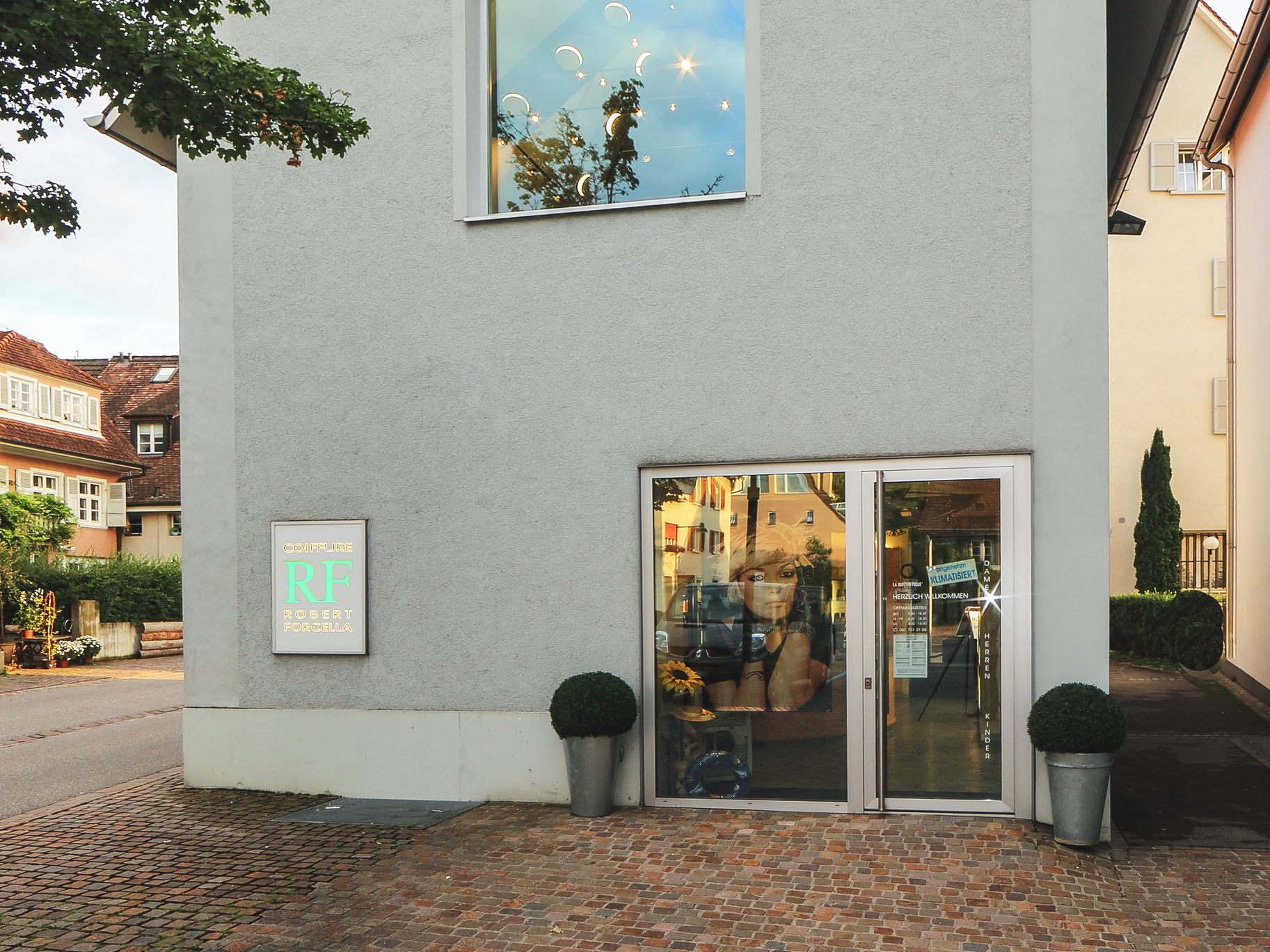 COIFFURE RF ROBERT FORCELLA, Hauptstrasse 37 in Arlesheim