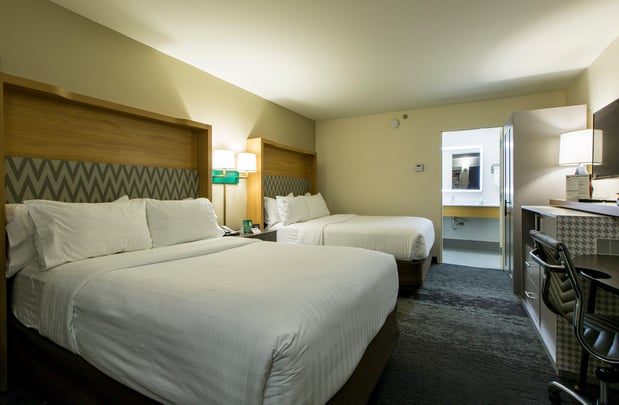 Images Holiday Inn & Suites Chicago North Shore (Skokie) by IHG