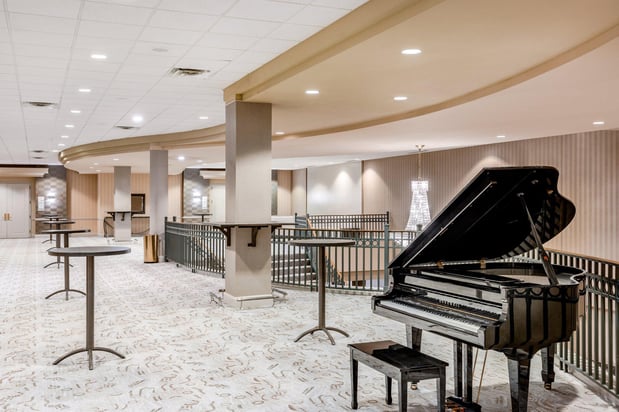 Images Holiday Inn Lafayette-City Centre by IHG