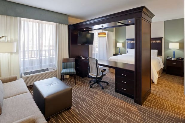Images Hampton Inn & Suites Denver/Airport-Gateway Park