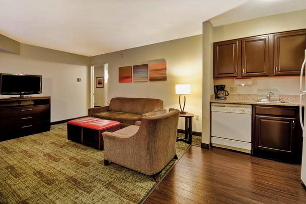 Images Staybridge Suites Middleton/Madison-West by IHG