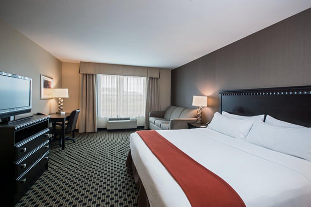 Images Holiday Inn Express & Suites Green Bay East by IHG