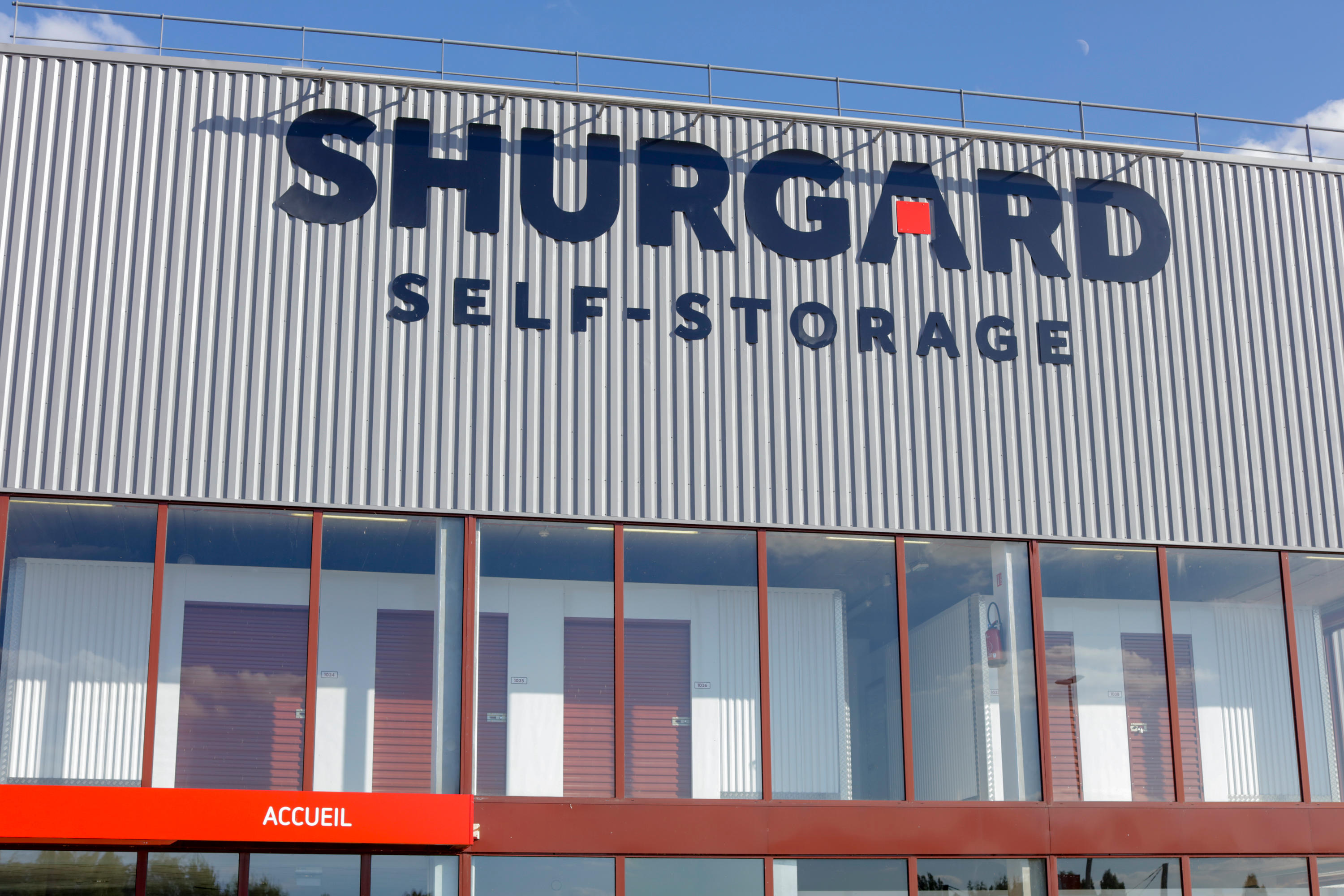 Images Shurgard Self Storage Montigny-le-Bretonneux