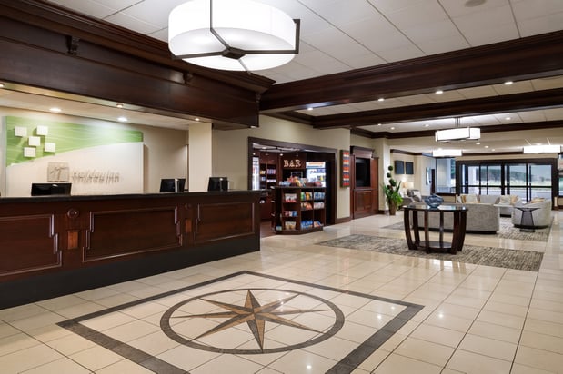 Images Holiday Inn National Airport/Crystal City by IHG