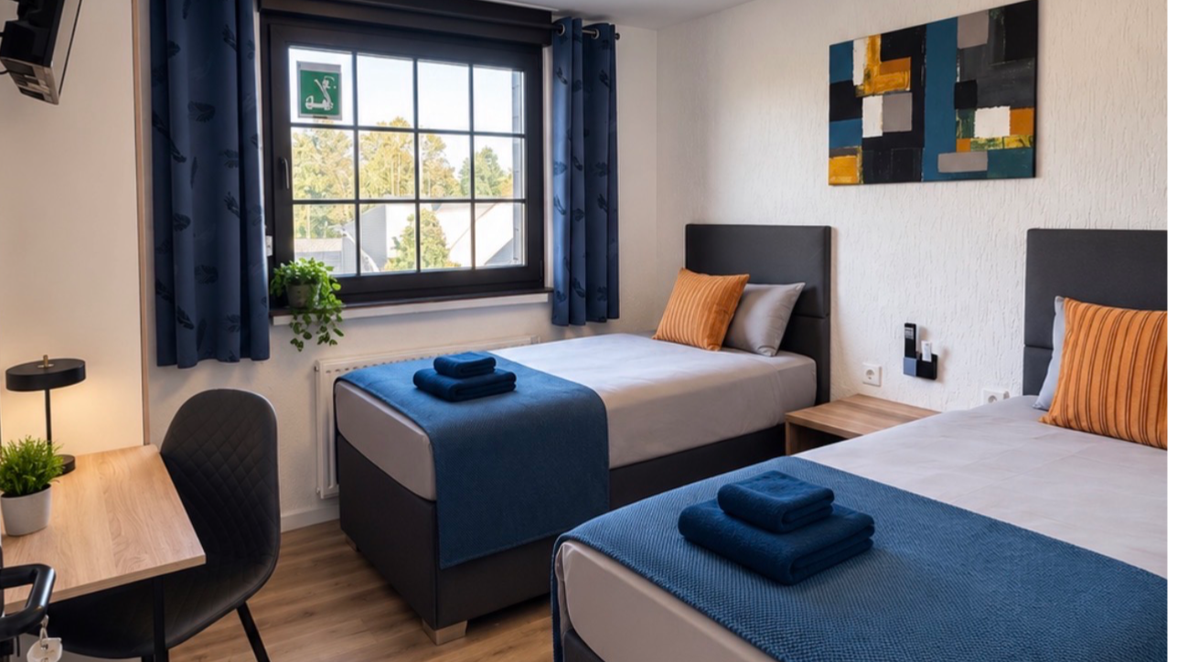 HK ROOMS UG (haftungsbeschränkt), Merkatorstraße 5 in Grevenbroich