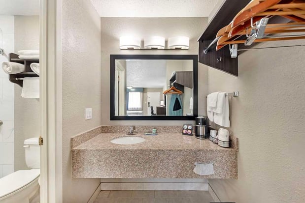 Images Best Western Post Oak Inn