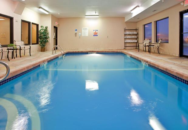 Images Holiday Inn Express & Suites Kansas City-Liberty (Hwy 152) by IHG