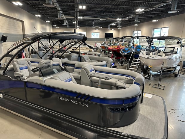 Images Vallely Sport & Marine