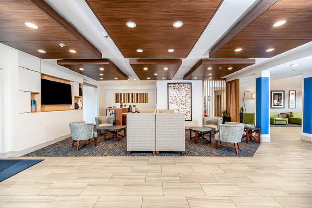 Images Holiday Inn Express & Suites Fremont - Milpitas Central by IHG