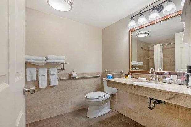 Images Best Western Plus Concord Inn