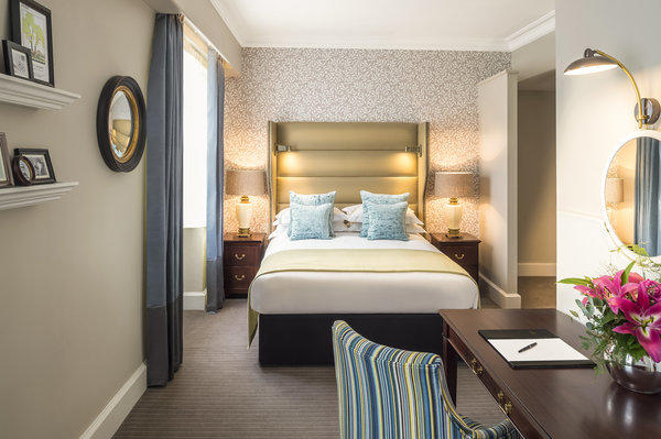 Classic Room The Bailey’s Hotel London London 020 7373 6000