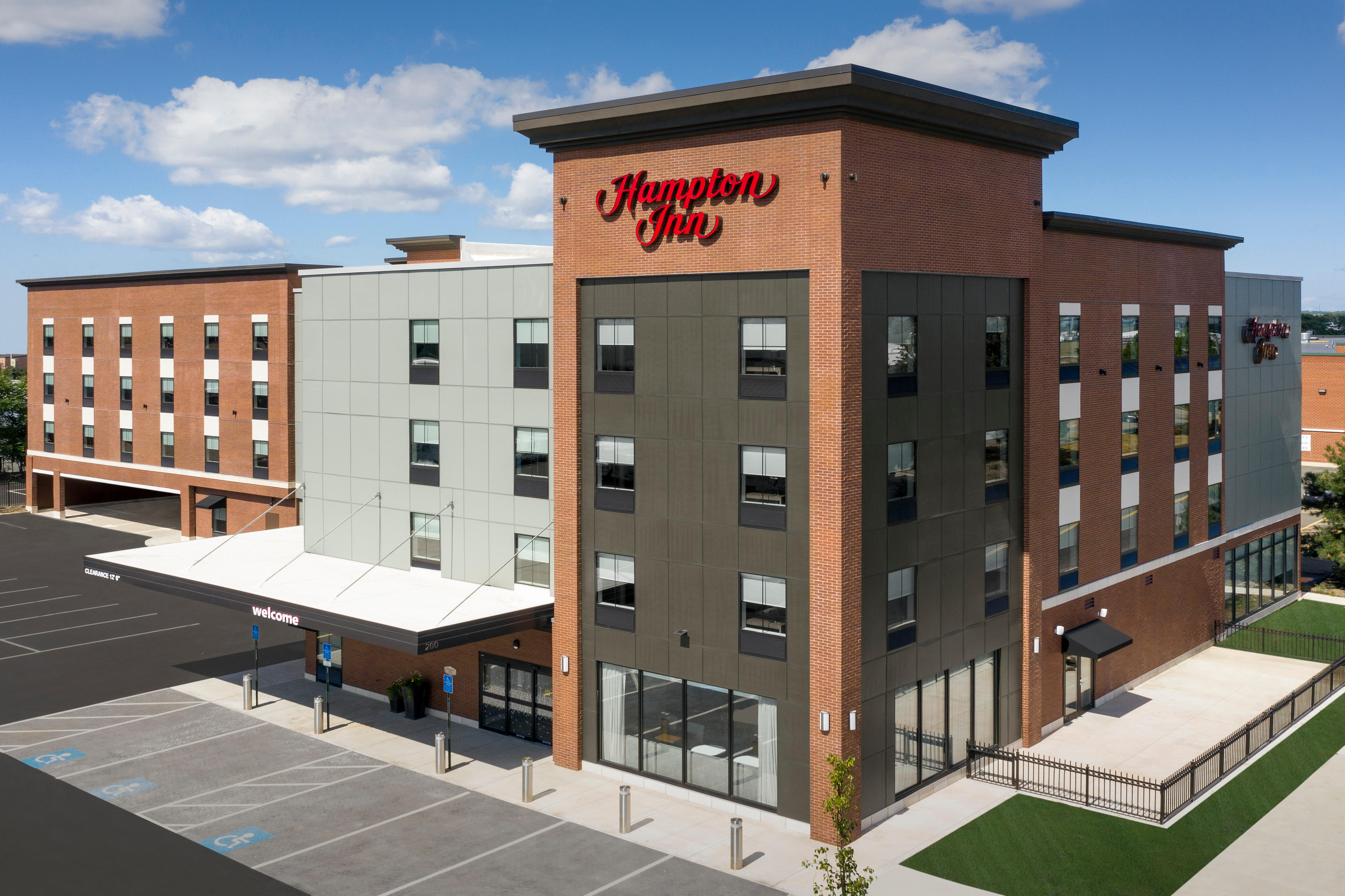 Hampton Inn Boston Logan Airport Chelsea Photo