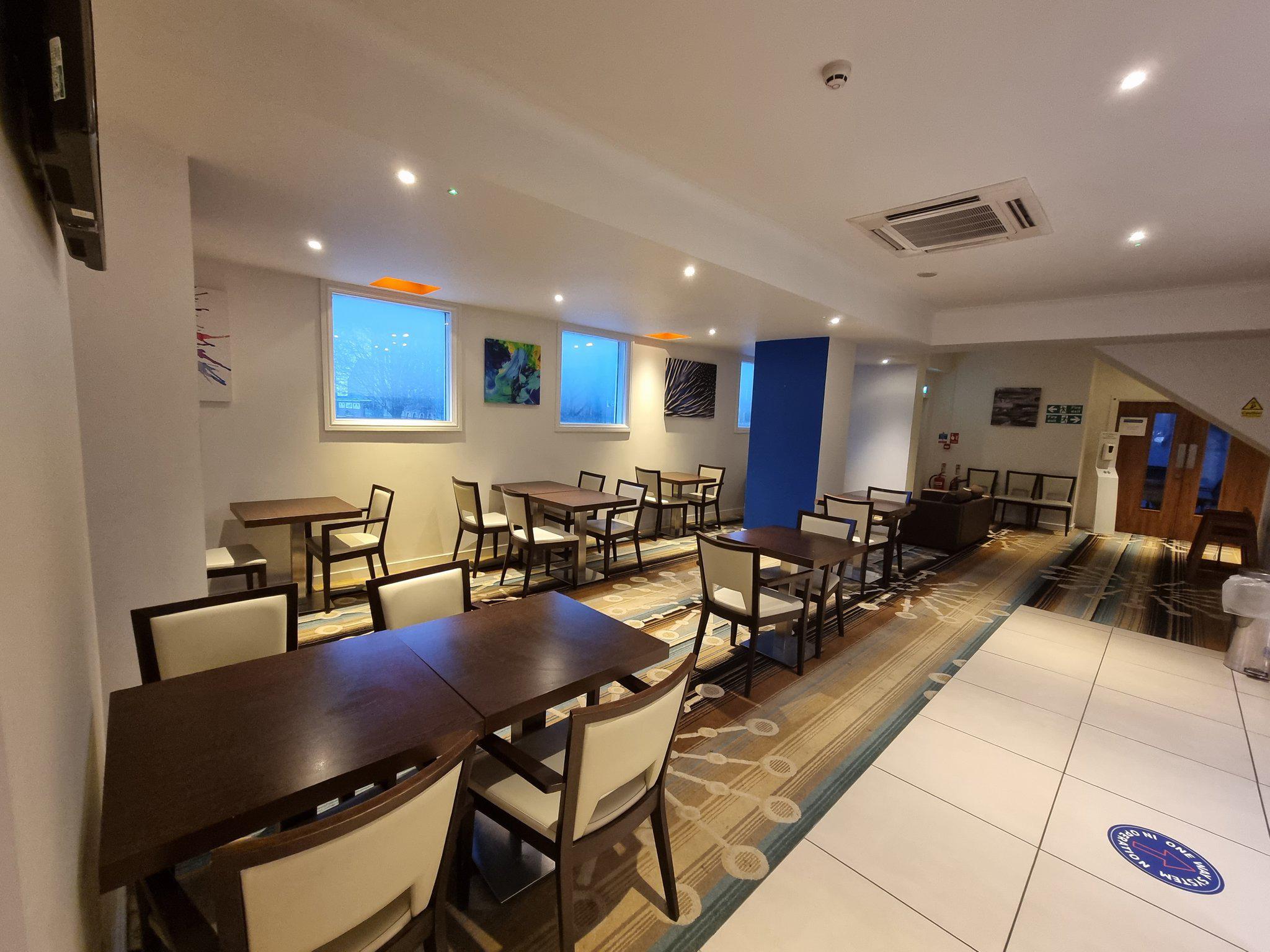 Images Holiday Inn Express Wakefield, an IHG Hotel