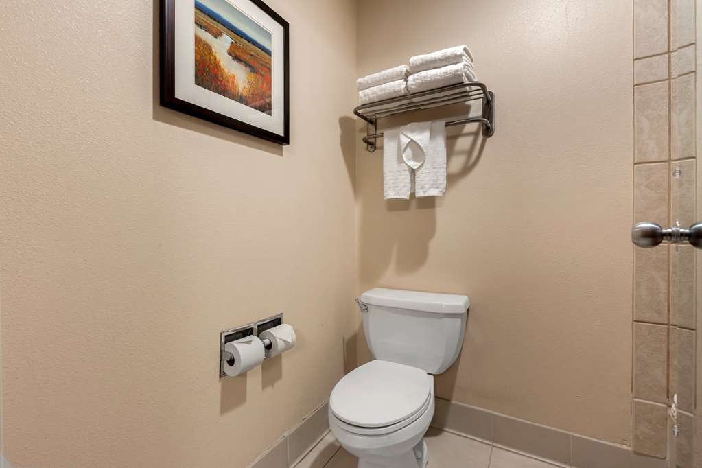 Two Queen Bathroom 