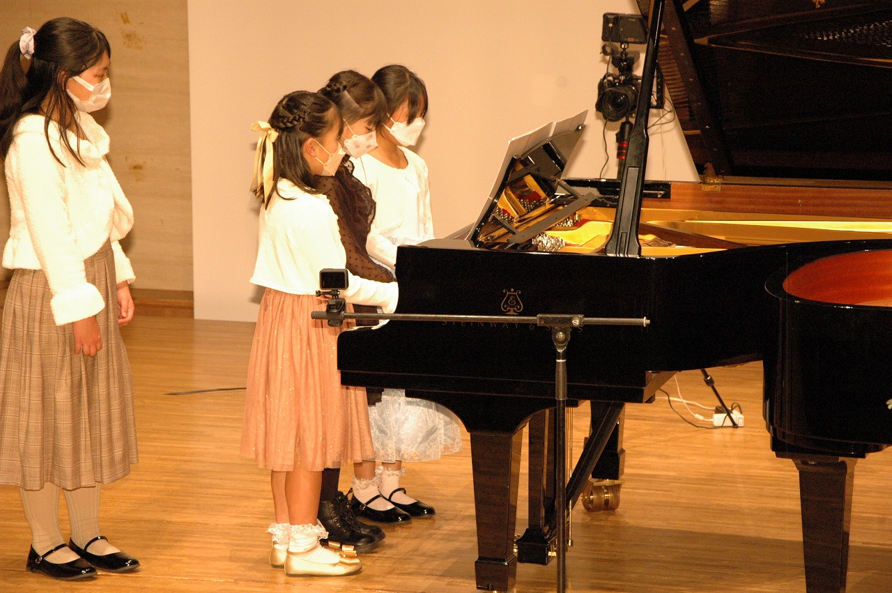 Images 阿久津ピアノ教室